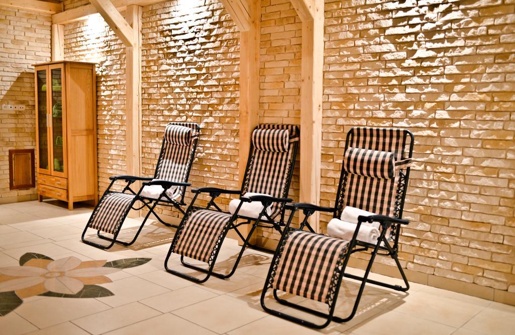 Hotel Sportwerk Tyniec Maly Exterior foto