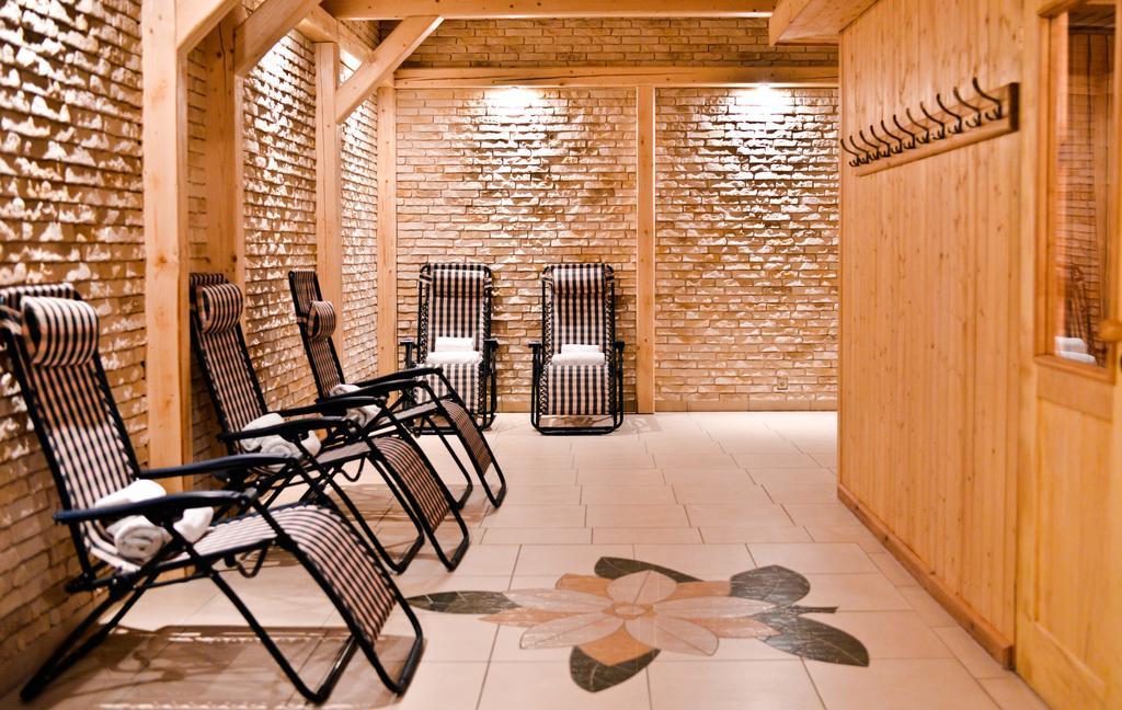 Hotel Sportwerk Tyniec Maly Exterior foto