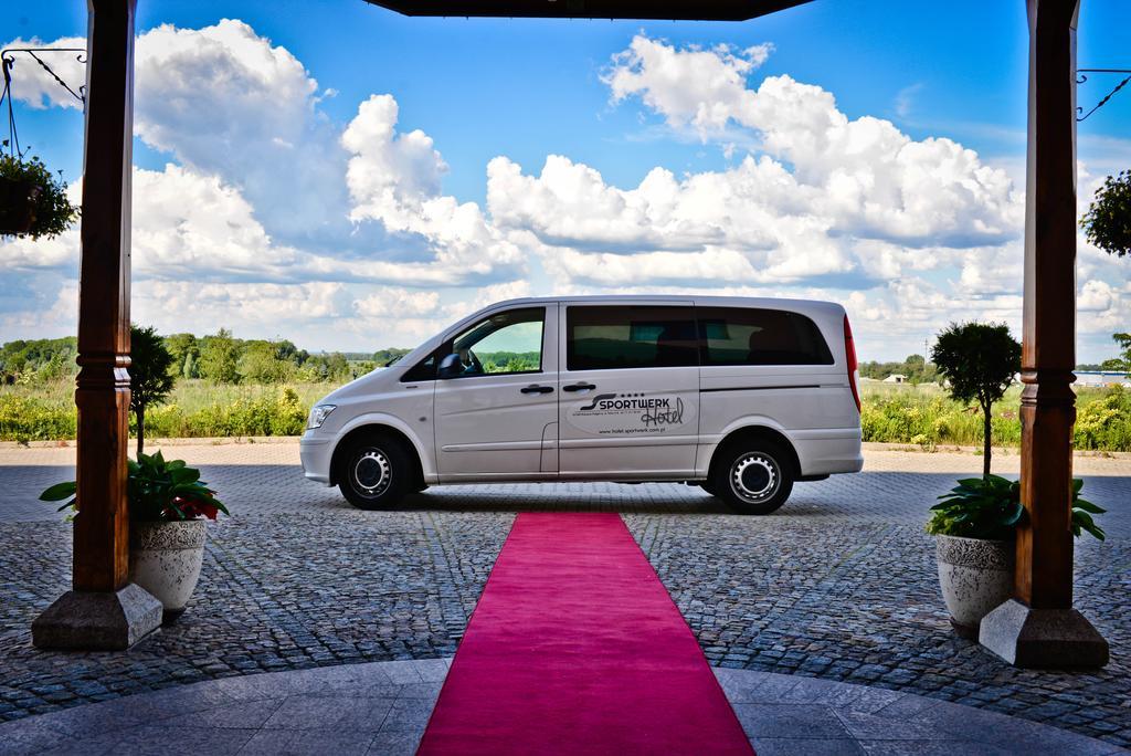 Hotel Sportwerk Tyniec Maly Exterior foto